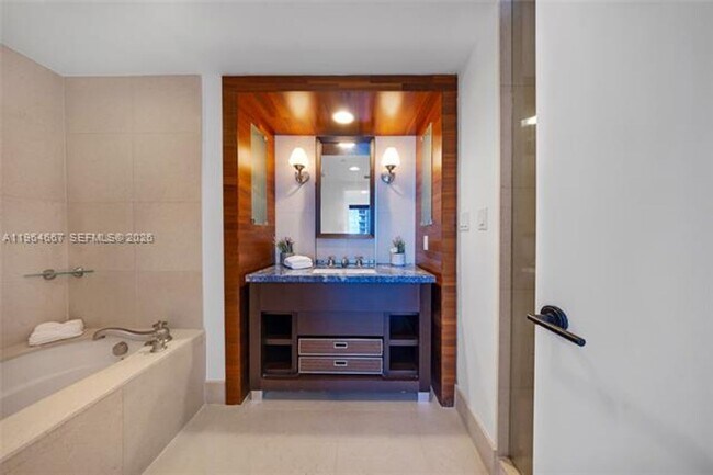 Building Photo - 6801 Collins Ave