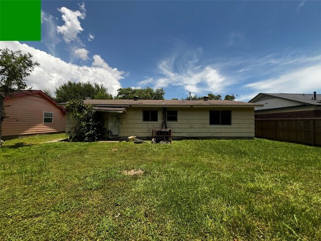 Building Photo - 9306 St Lo Rd
