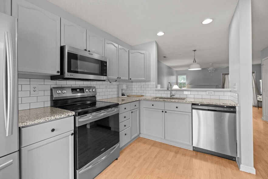 Building Photo - 2210 Cigar Ct