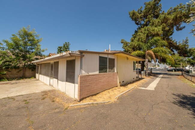 Building Photo - 3BR/2BA - Single Family Home in El Cajon!