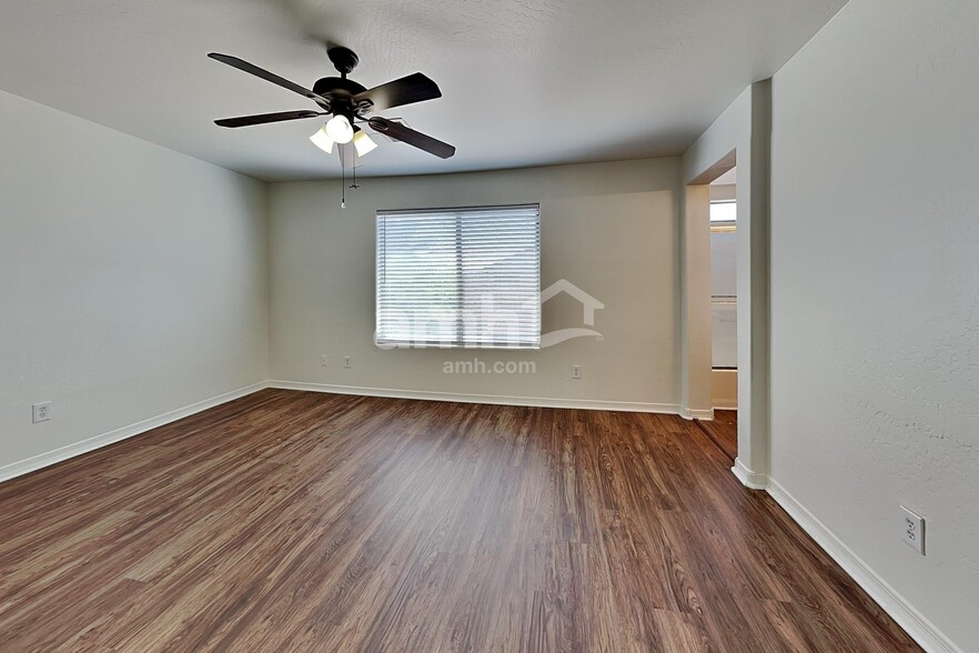 Building Photo - 17403 W Langer Ln