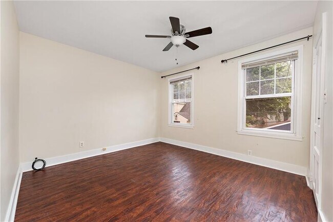 Building Photo - 318 Sprott Way