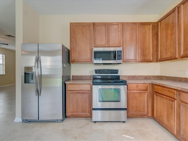 Building Photo - 17552 Queensland St