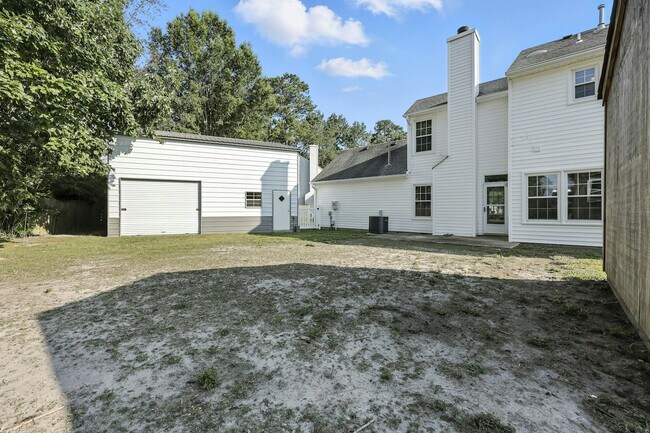 Building Photo - 412 Desertmartin Way