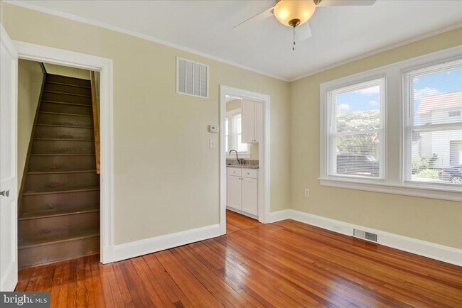 Building Photo - 116 2nd Ave