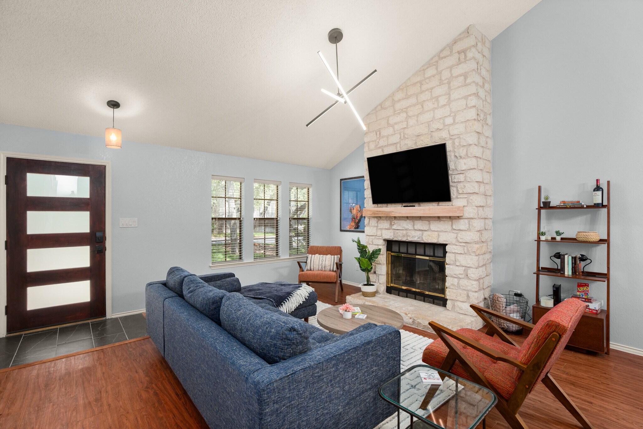 Living room 1 - 8309 Priest River Dr