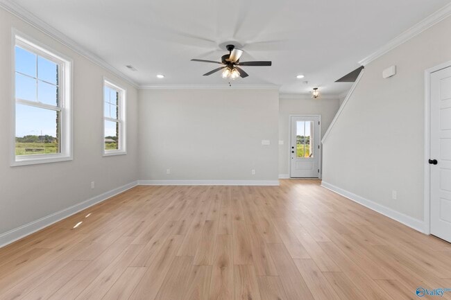 Building Photo - 247 Susan Lynn Dr