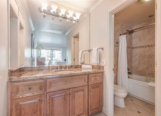 Building Photo - 648 Cottage Dr