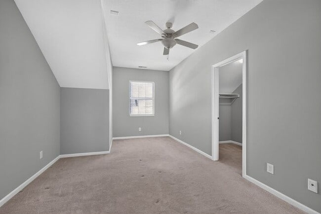 Building Photo - Unique Centennial Townhome