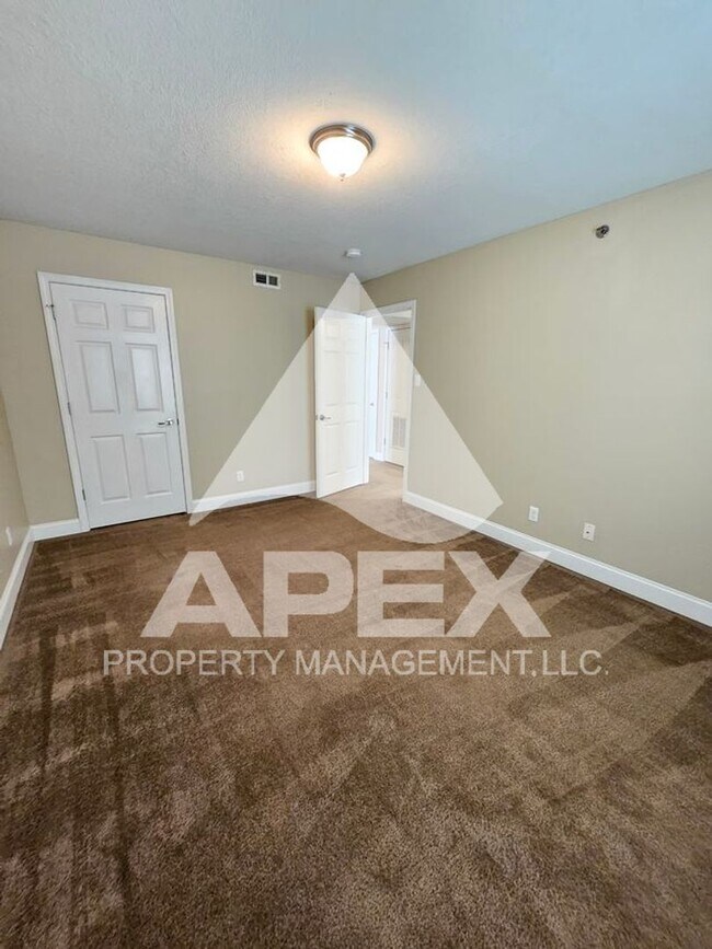Building Photo - AVALON APARTMENT HOMES---2BD - 1BA Apartme...