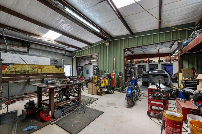 Building Photo - 21511 State Hwy 71
