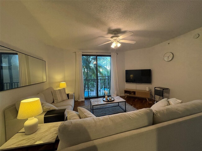 Building Photo - 780 S Sapodilla Ave