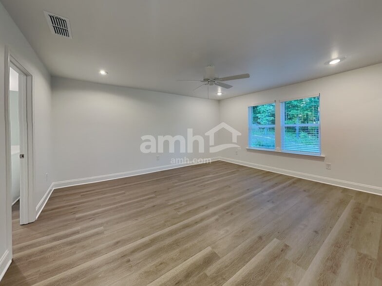 Building Photo - 910 Carnelian Ln