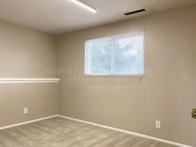 Building Photo - 6087 Del Rey Dr