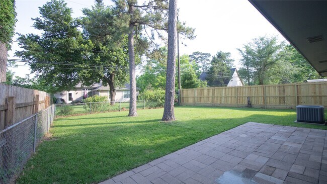 Building Photo - 322 Broad Ripple Dr