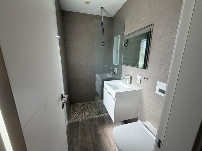 Building Photo - 8934 Emerson Ave