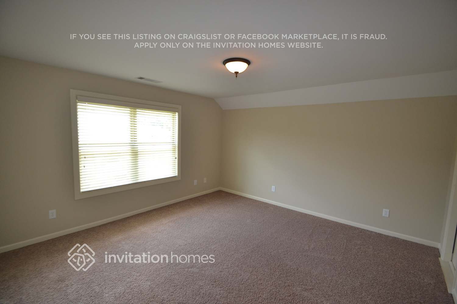 Building Photo - 427 Sweetwater Bridge Cir