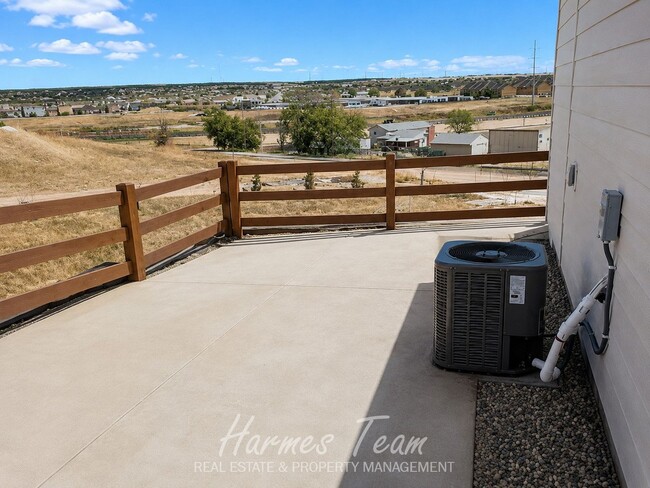 Building Photo - Beautiful 2 Bed Home | 2-Car Garage | Large Kitchen Island | Mountain Views
