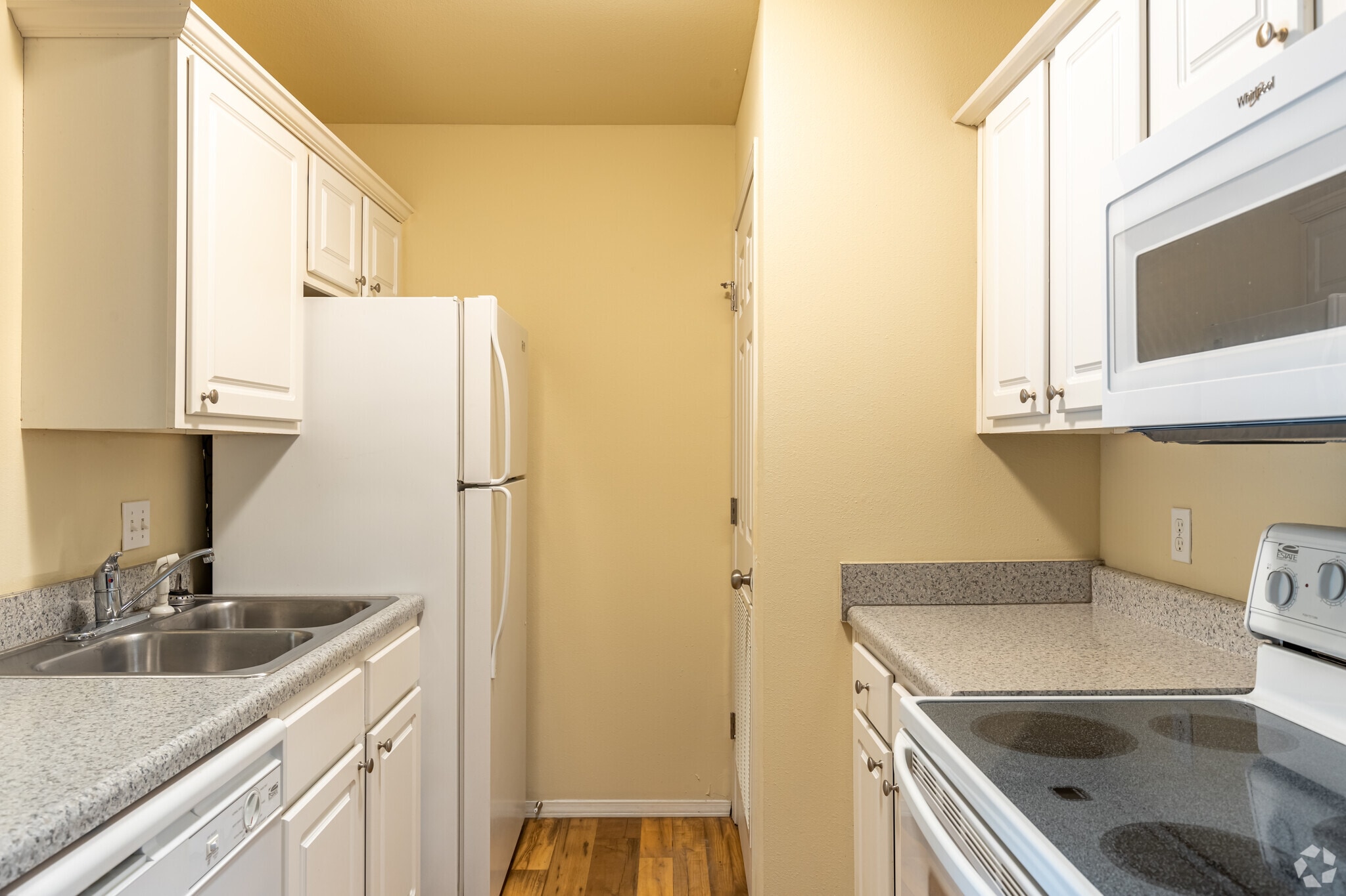 Orchard Park Apartments 2601 N Cresthaven Ave Springfield MO 65803