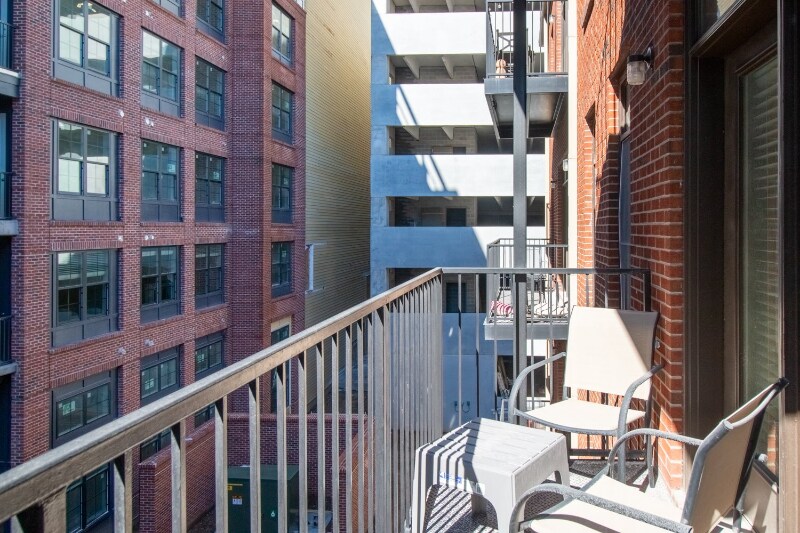Building Photo - 817 3rd Ave N