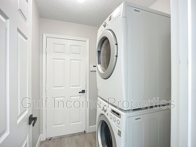 Building Photo - 4218 Berkeley Dr