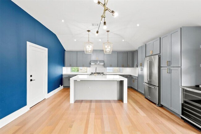 Building Photo - 2703 Tannehill Dr