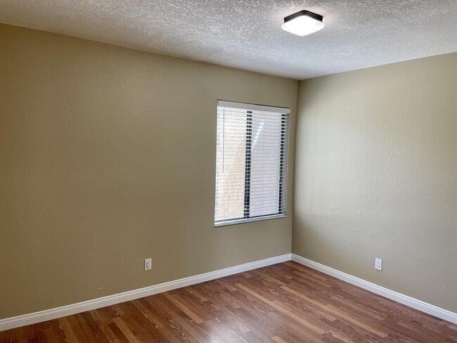 Building Photo - 7380 Park Ridge Blvd