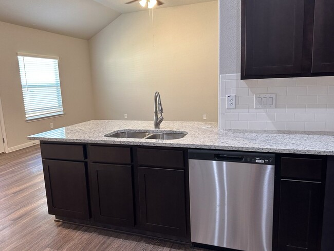 Building Photo - Westover Duplexes New