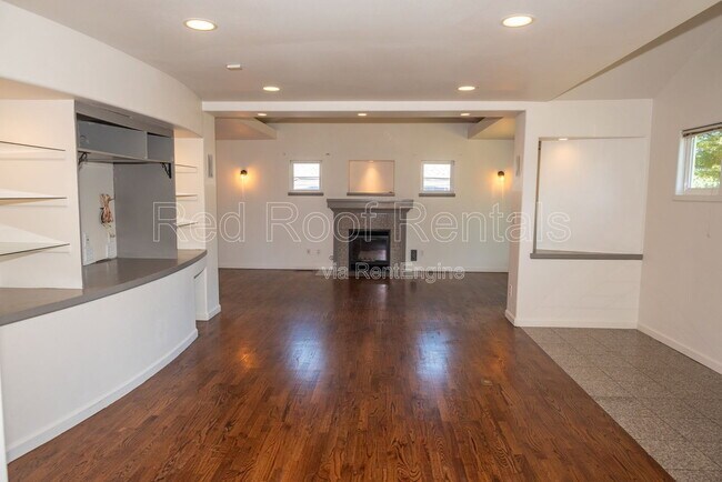 Building Photo - 4840 N 8th St