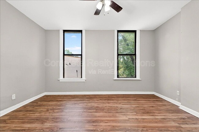 Building Photo - 205 Schirmer St