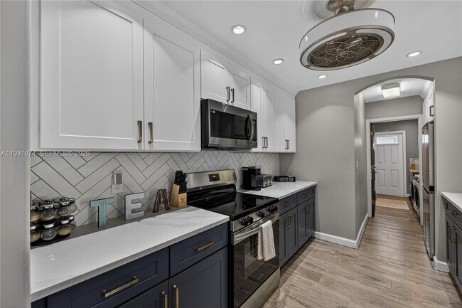 Building Photo - 2161 NE 62nd Ct