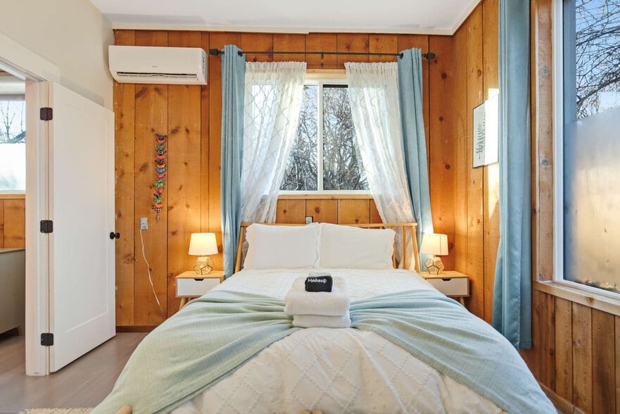 Building Photo - 4403 W Alpine St