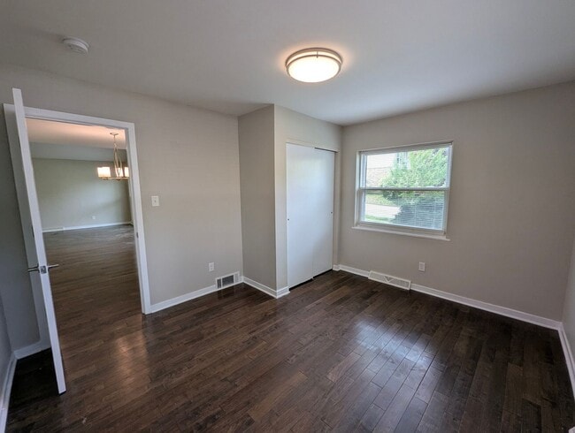 Building Photo - Elevated Living in University City