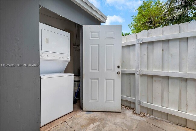 Building Photo - 9710 SW 161st St