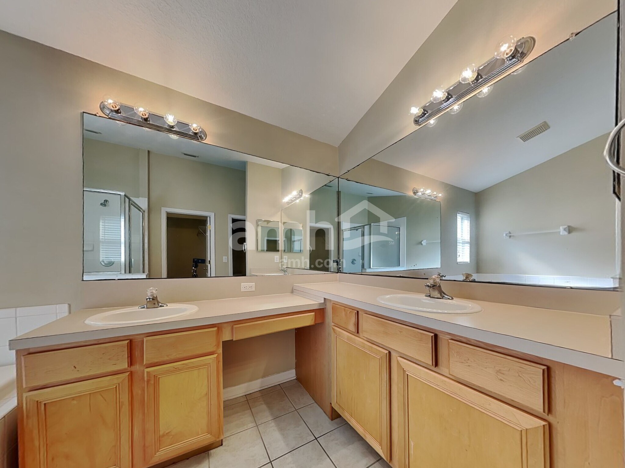 Building Photo - 7029 Monarch Park Dr