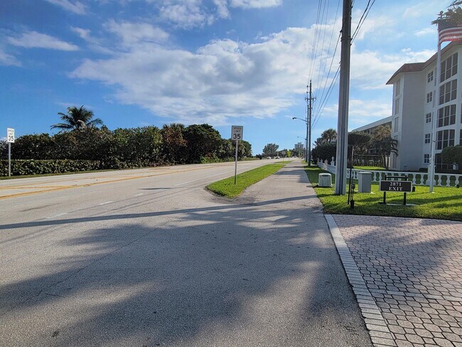 Building Photo - 2871 N Ocean Blvd