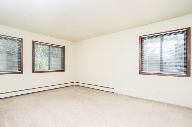 Interior Photo - Yale Place