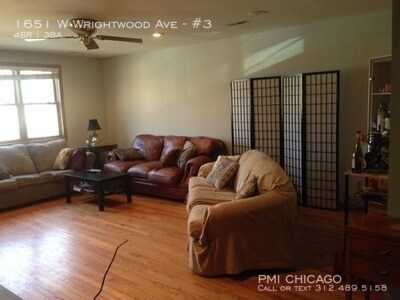 Building Photo - 1651 W Wrightwood Ave