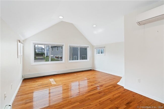 Building Photo - 108 Limewood Ave