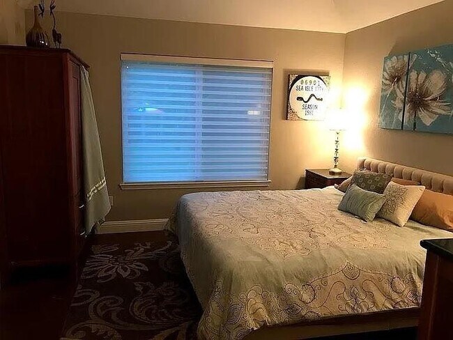 Building Photo - 2300 Dijon Dr