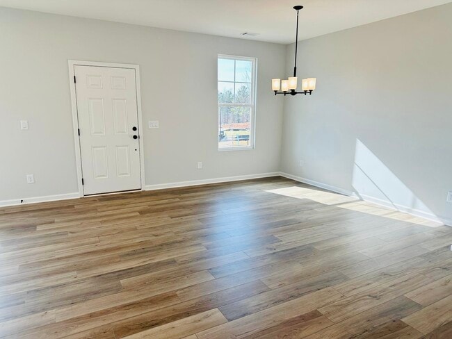 Building Photo - 853 York Aly