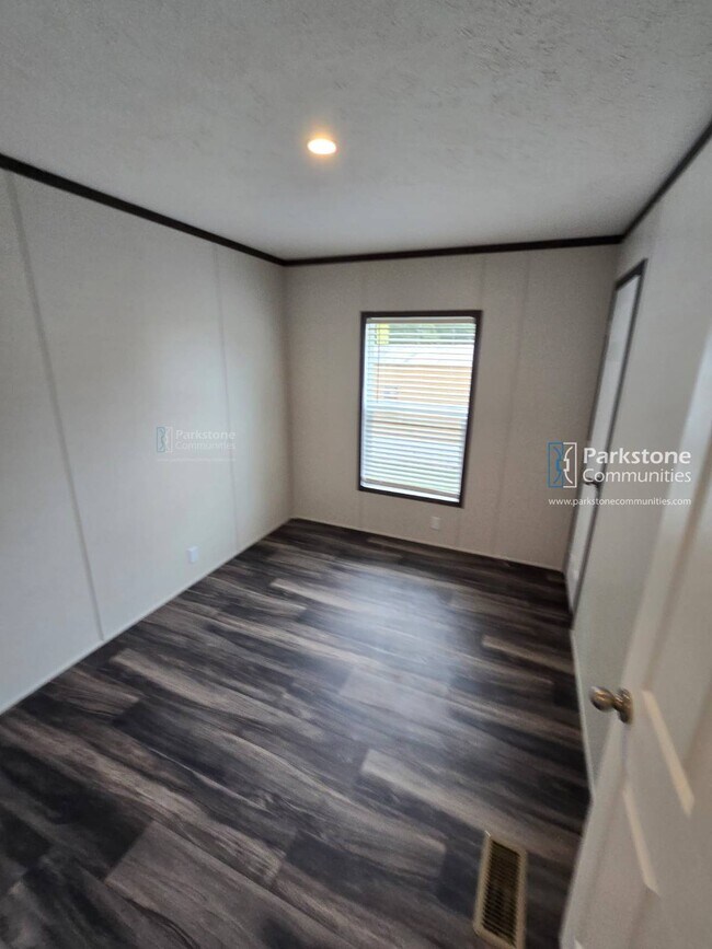 Building Photo - 2420 Emery Hills Dr