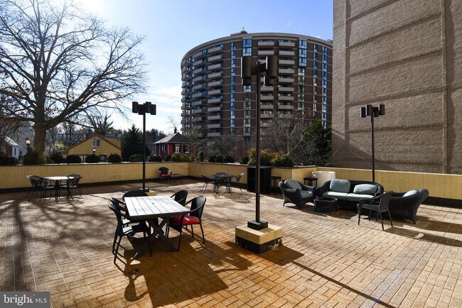 Building Photo - 4601 N Park Ave