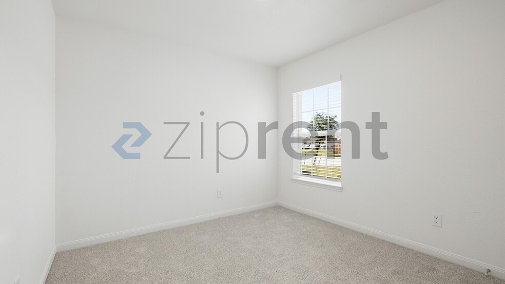 Building Photo - Unit