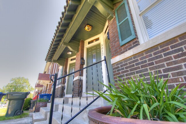 Building Photo - 5012 Chippewa St