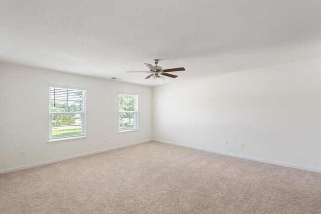 Building Photo - 118 Greystone Way