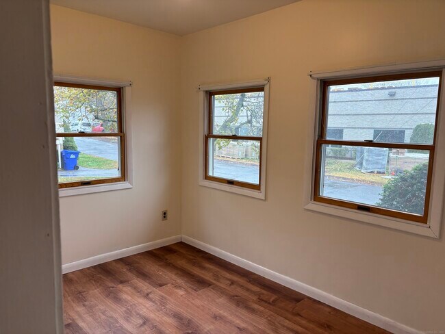 Building Photo - 49 N Harbor St