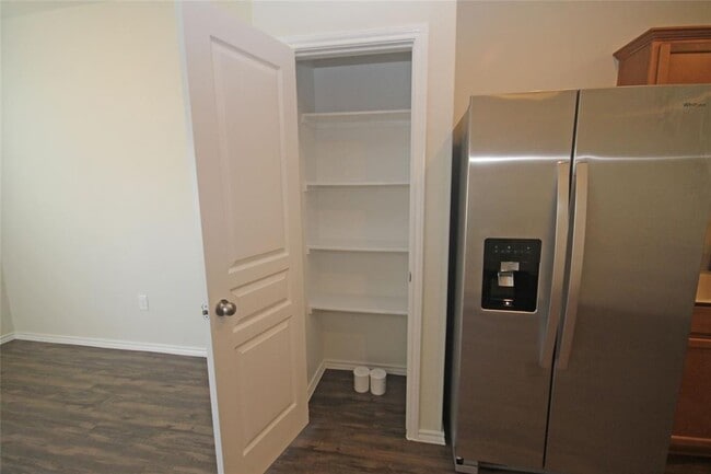 Building Photo - 4415 Iron Horse Dr