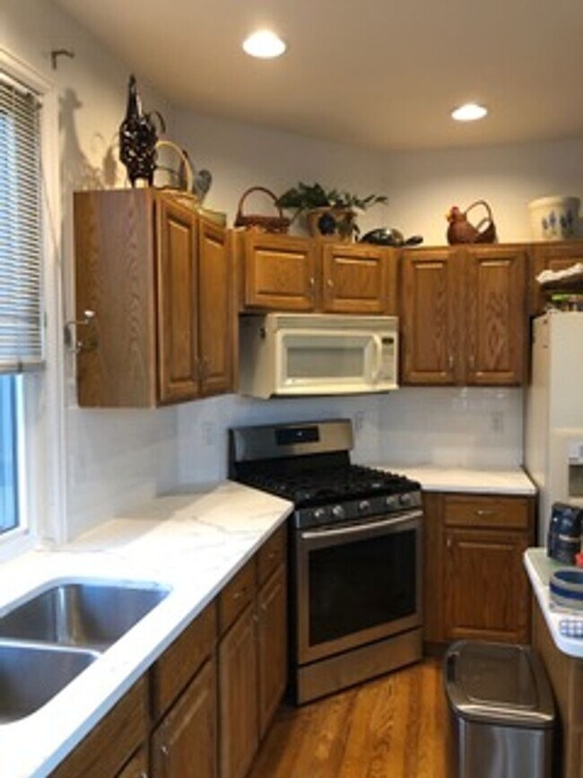 Building Photo - Charming home located in Coal Creek Ranch-$1000 Off First Month's Rent!