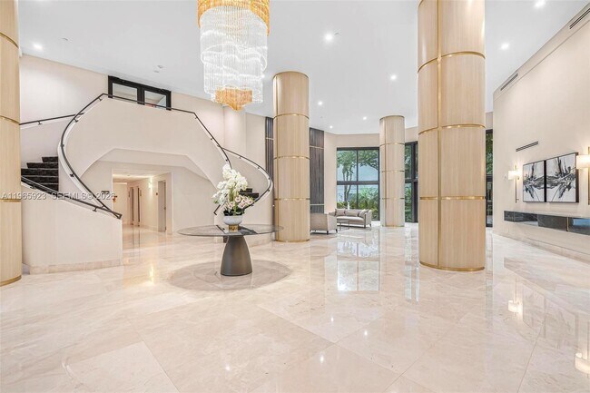 Building Photo - 3500 Mystic Pointe Dr